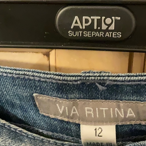 DENIM JEANS with SILVER STUDS. NWOT. - Picture 5 of 6